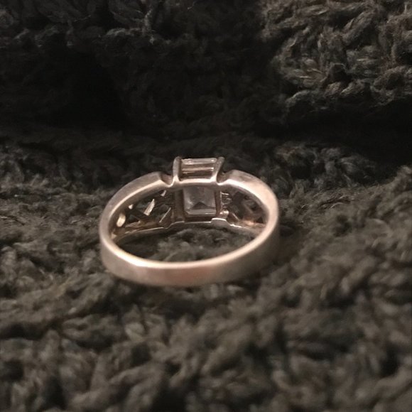 Sterling Silver Cubic Zirconia Ring - Picture 2 of 4